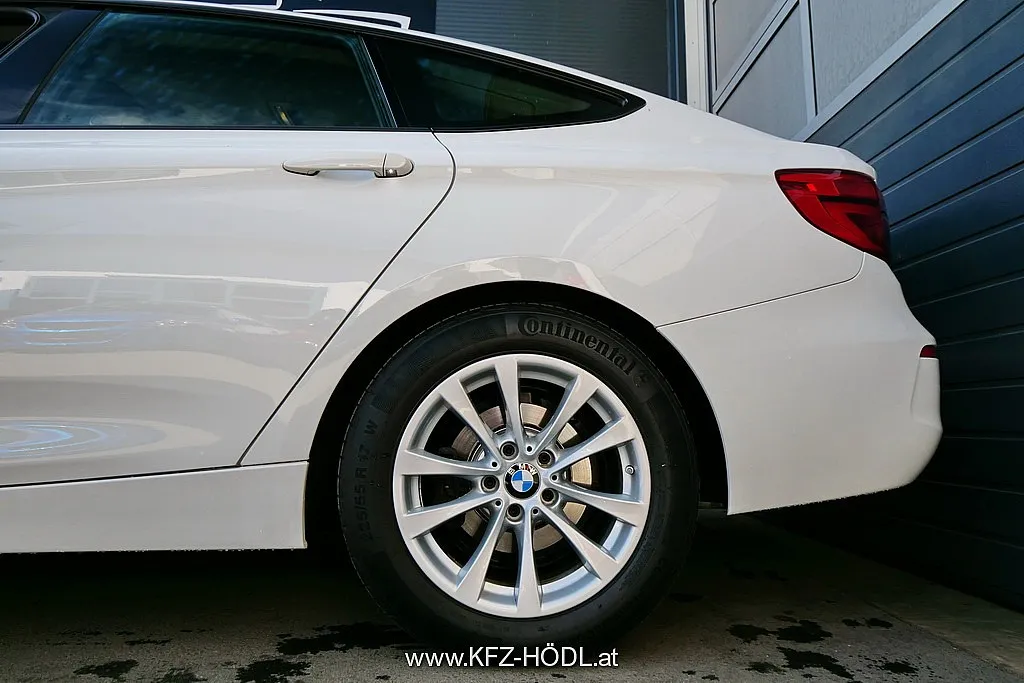 BMW 320d xDrive Gran Turismo Advantage Image 8