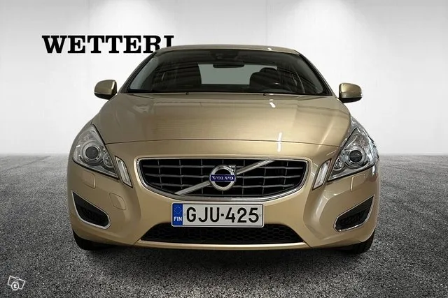 Volvo S60 T3 Momentum Image 2