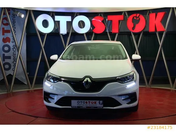 Renault Megane 1.3 TCe Joy Image 1